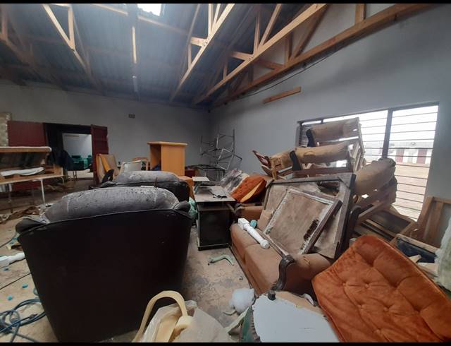500M² WORKSHOP TO LET IN DE DEUR